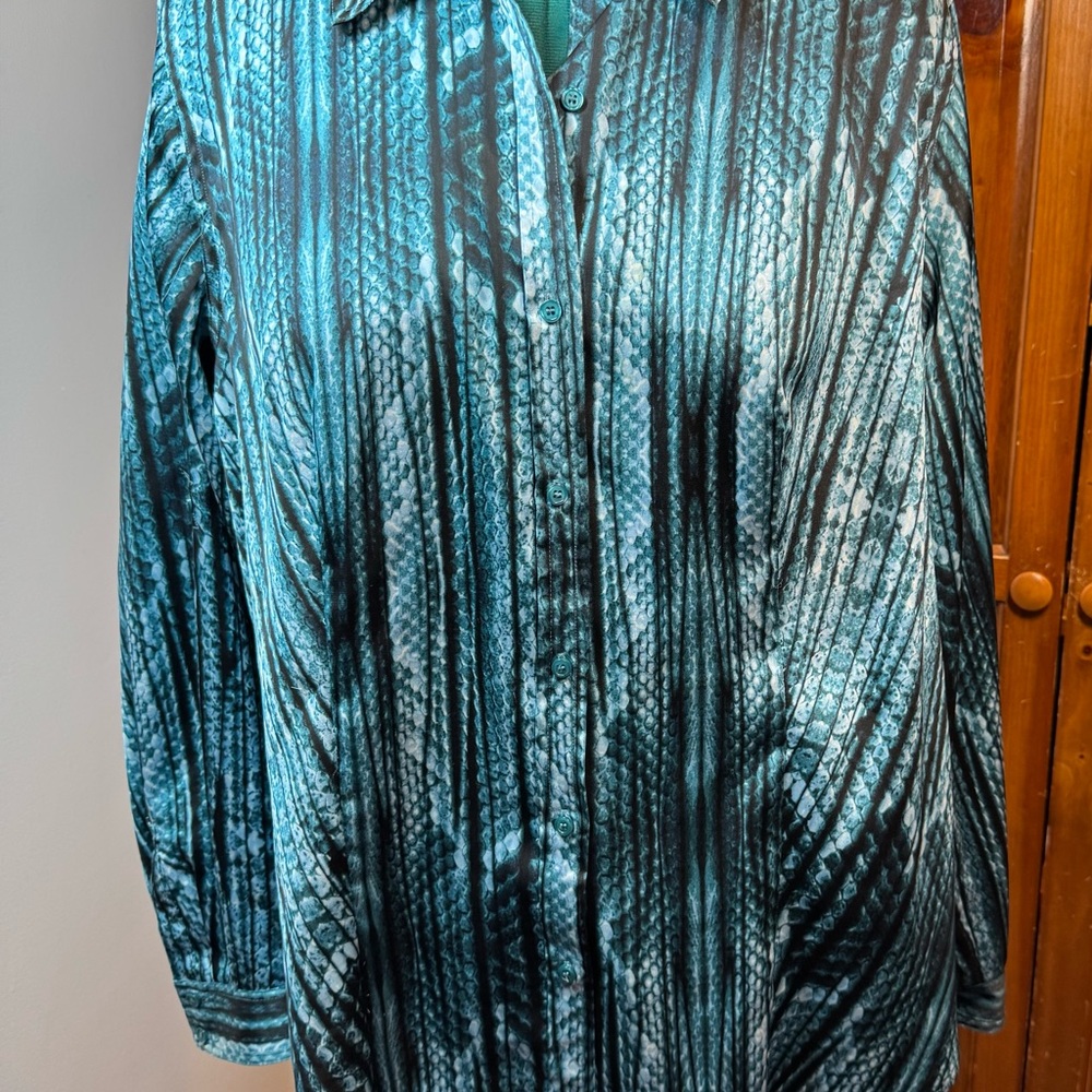 EUC - Calvin Klein button-down blouse